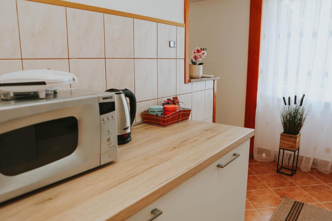 I&T Apartman Gospić Esterno foto