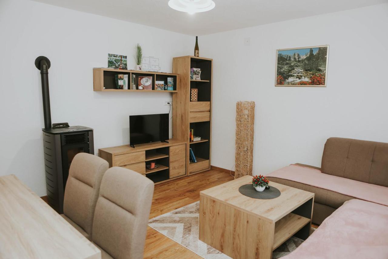 I&T Apartman Gospić Esterno foto