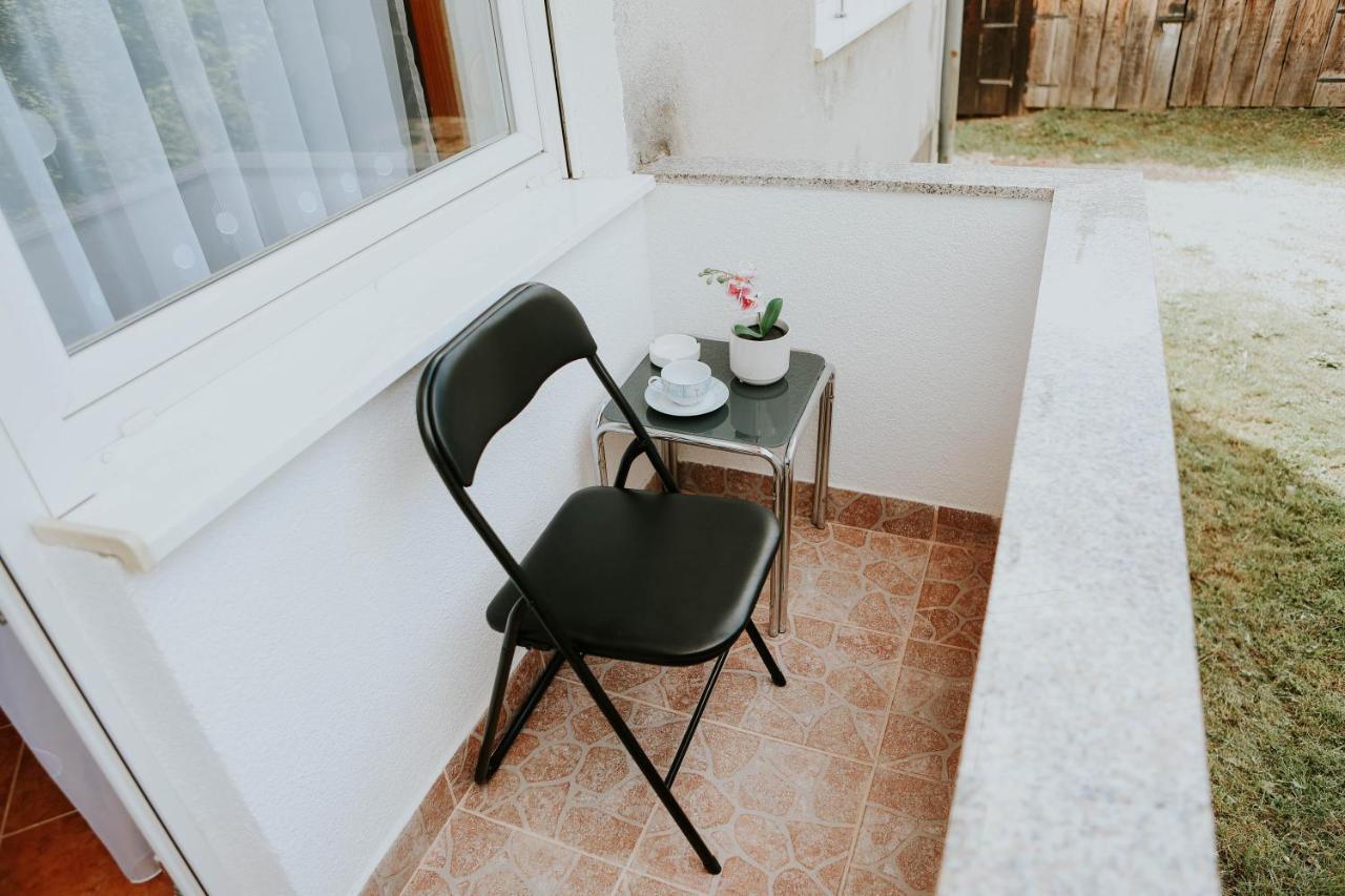 I&T Apartman Gospić Esterno foto