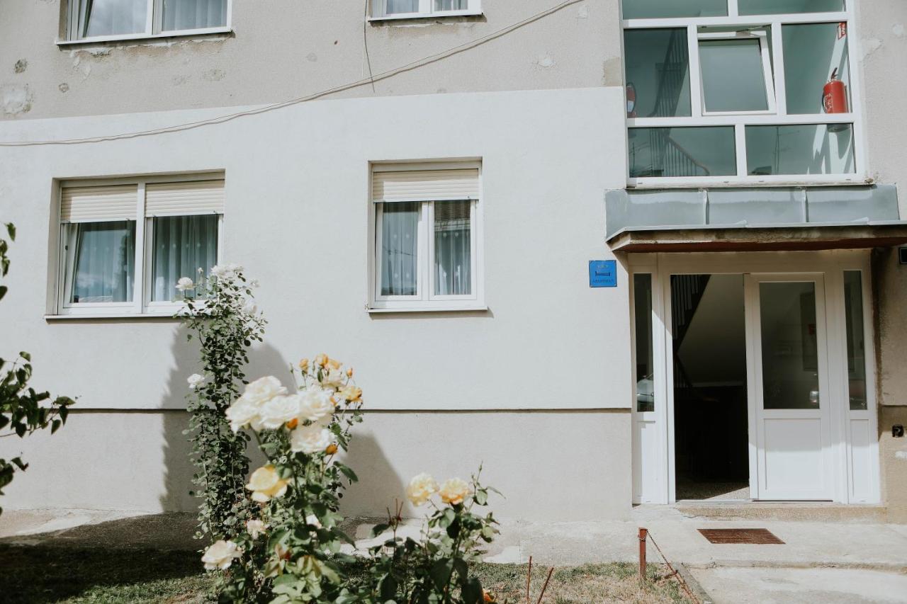 I&T Apartman Gospić Esterno foto