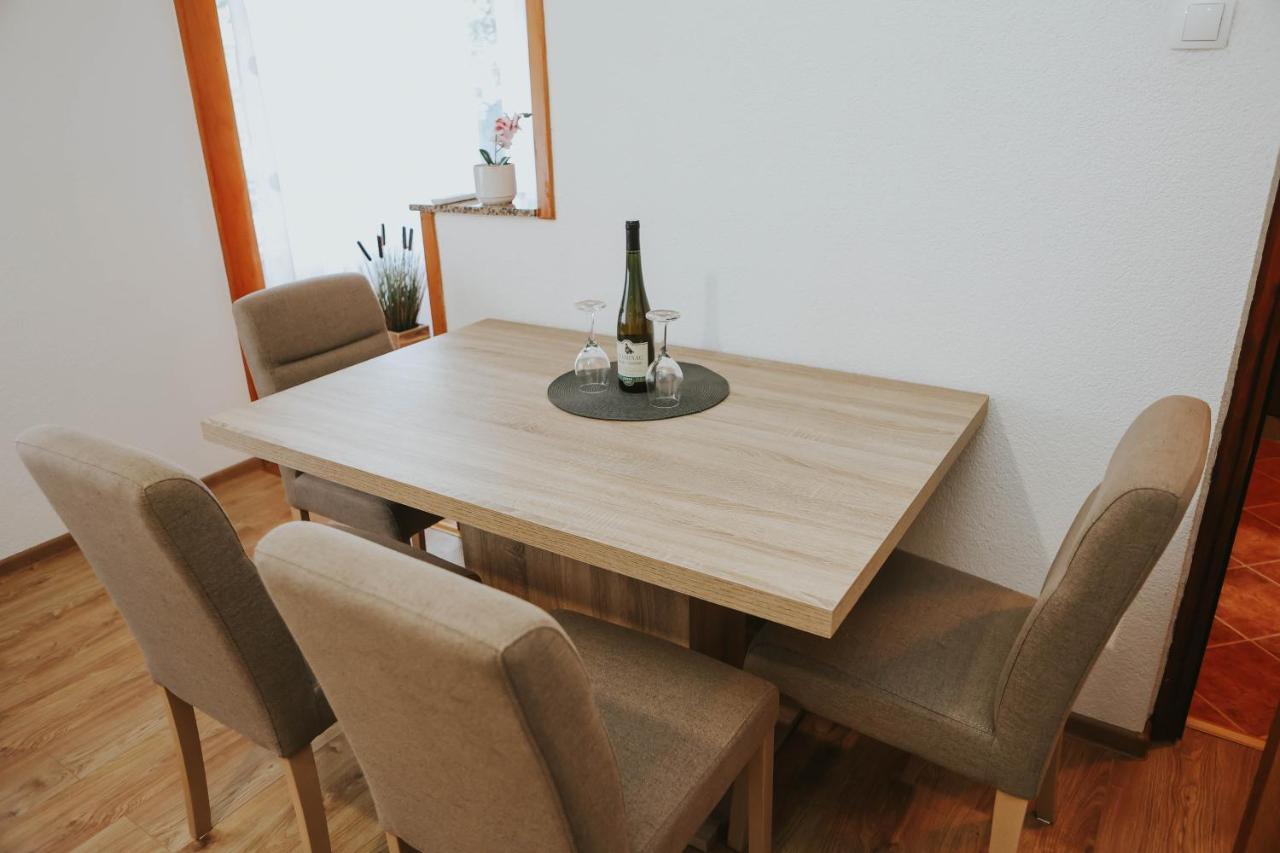 I&T Apartman Gospić Esterno foto