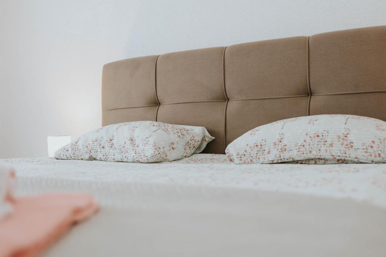 I&T Apartman Gospić Esterno foto