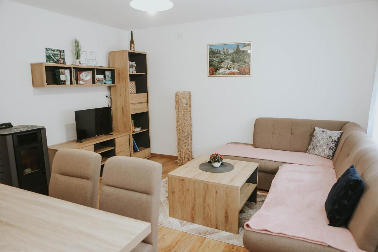 I&T Apartman Gospić Esterno foto