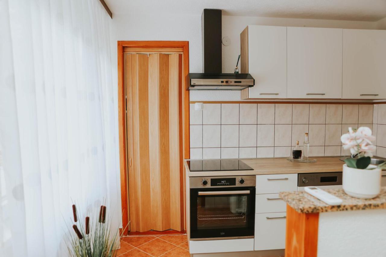 I&T Apartman Gospić Esterno foto